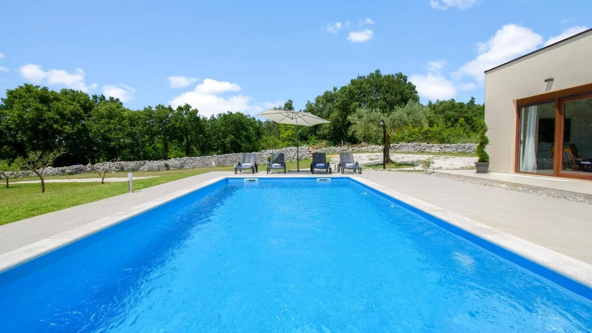 Villa Deni Maruzini 0*,  Croatia