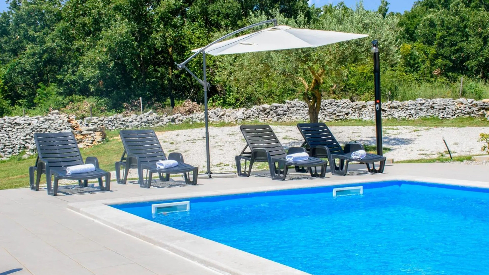 Villa Deni Maruzini 0*,  Croatia
